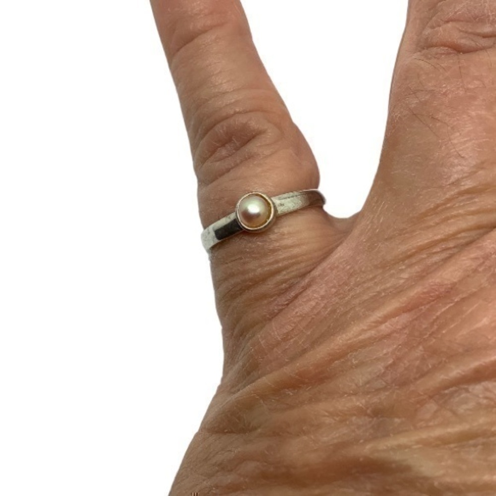 Sterling silver natural pink pearl solitaire ring